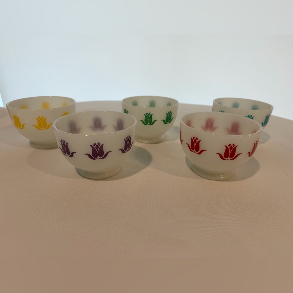 Fire King Tulip Cottage Cheese Bowl Set of 5 Excellent Condition
